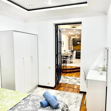 4-Room Apartments Almaty Exterior photo