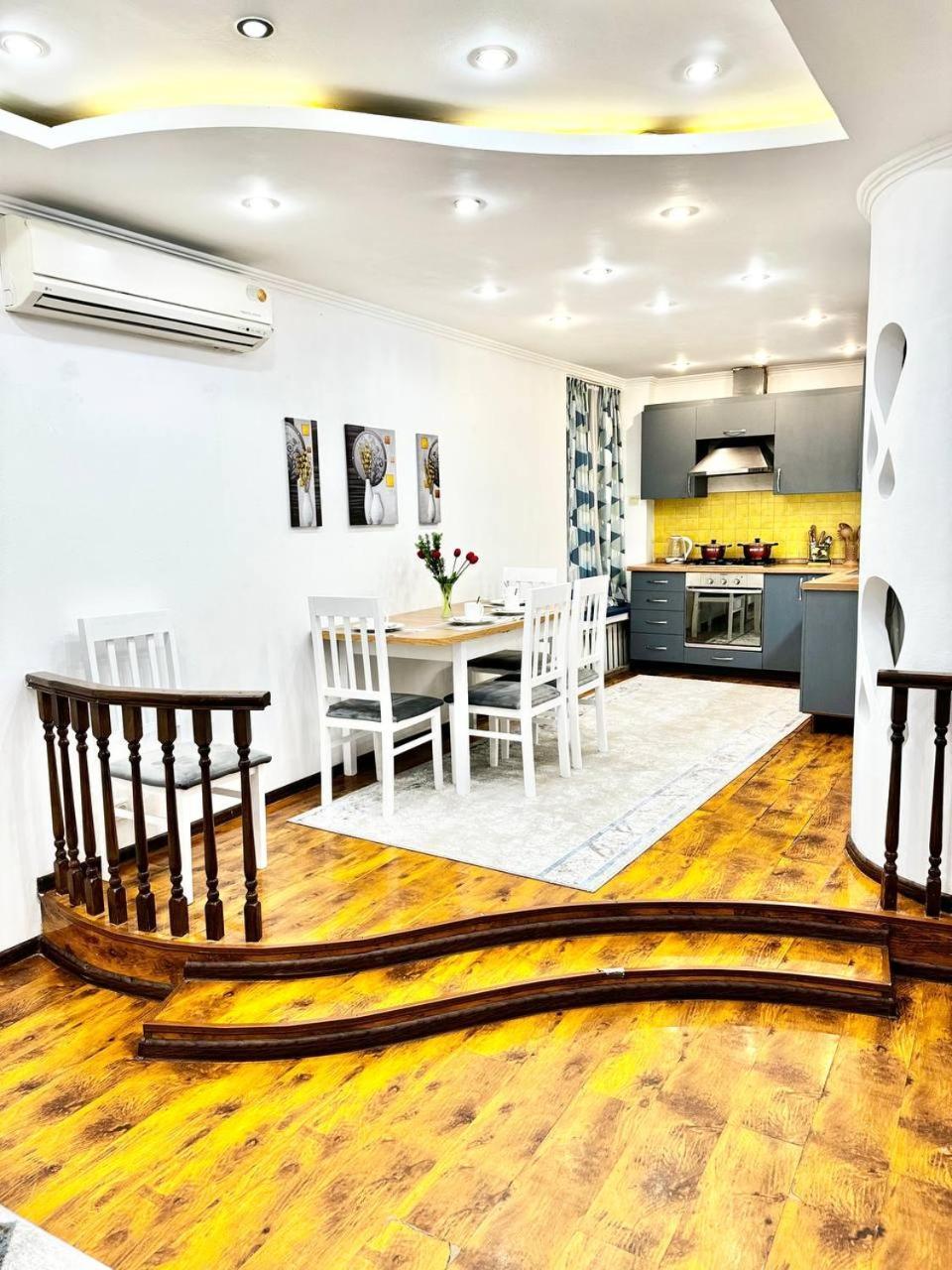 4-room *