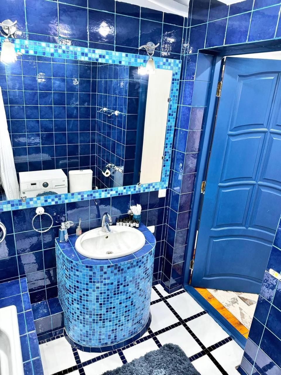 4-room *